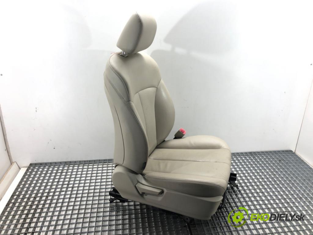 SUBARU LEGACY V (BM) 2009 - 2022    2.0 D AWD (BMD) 110 kW [150 KM] olej napędowy 2009  sedadlo pravý  (Sedačky, sedadla)