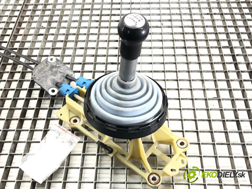 MITSUBISHI COLT VI (Z3_A, Z2_A) 2002 - 2012    1.3 70 kW [95 KM] benzyna 2004 - 2012  Kulisa MN178047 (Rýchlostné páky / kulisy)