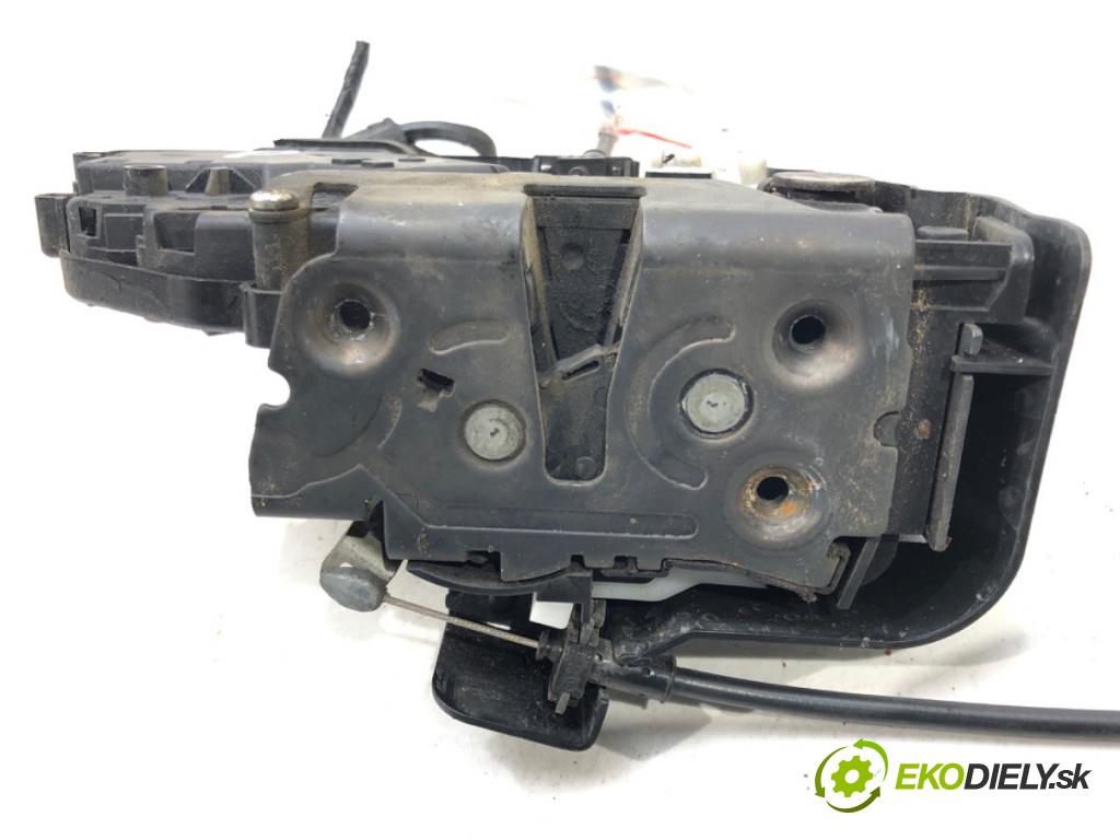 VOLVO C30 (533) 2006 - 2013    2.0 D 100 kW [136 KM] olej napędowy 2006 - 2012  zámok přední část pravý 30753664