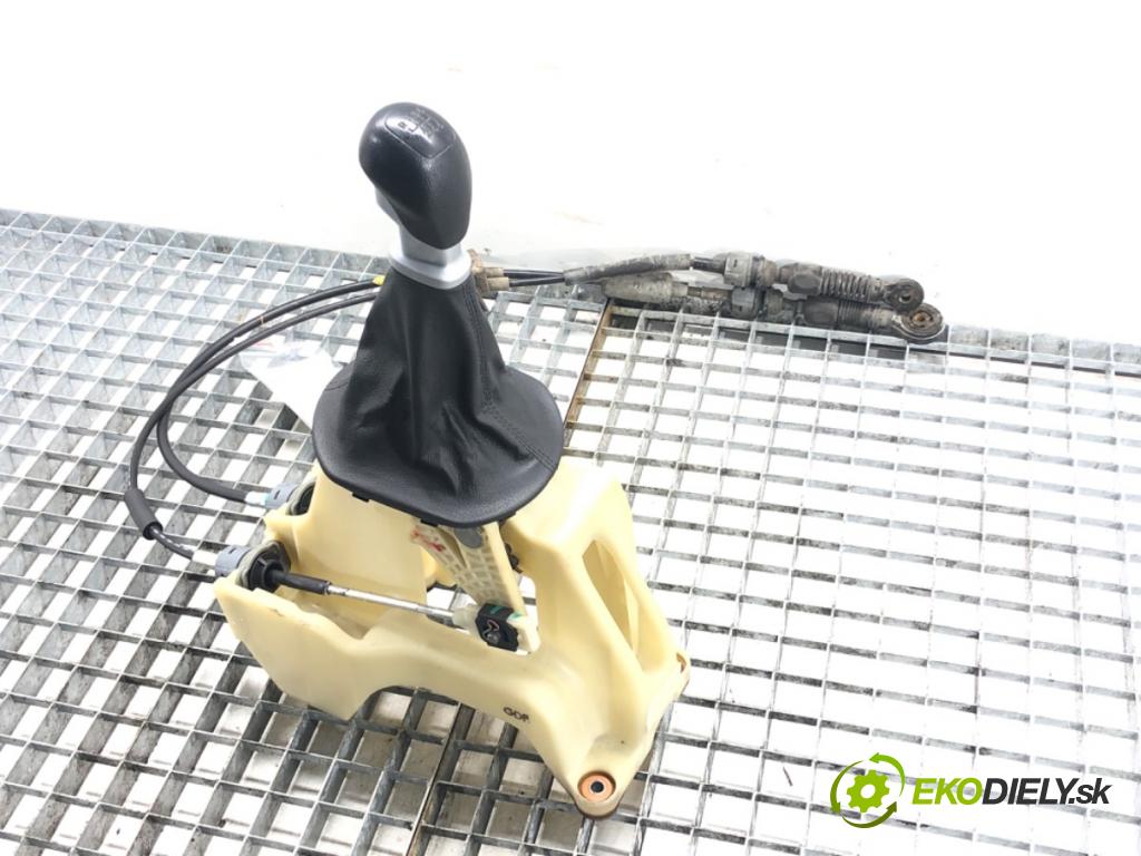 KIA SPORTAGE III (SL) 2009 - 2022    1.6 GDI 99 kW [135 KM] benzyna 2011 - 2022  Kulisa 43700-3WXXX (Rýchlostné páky / kulisy)