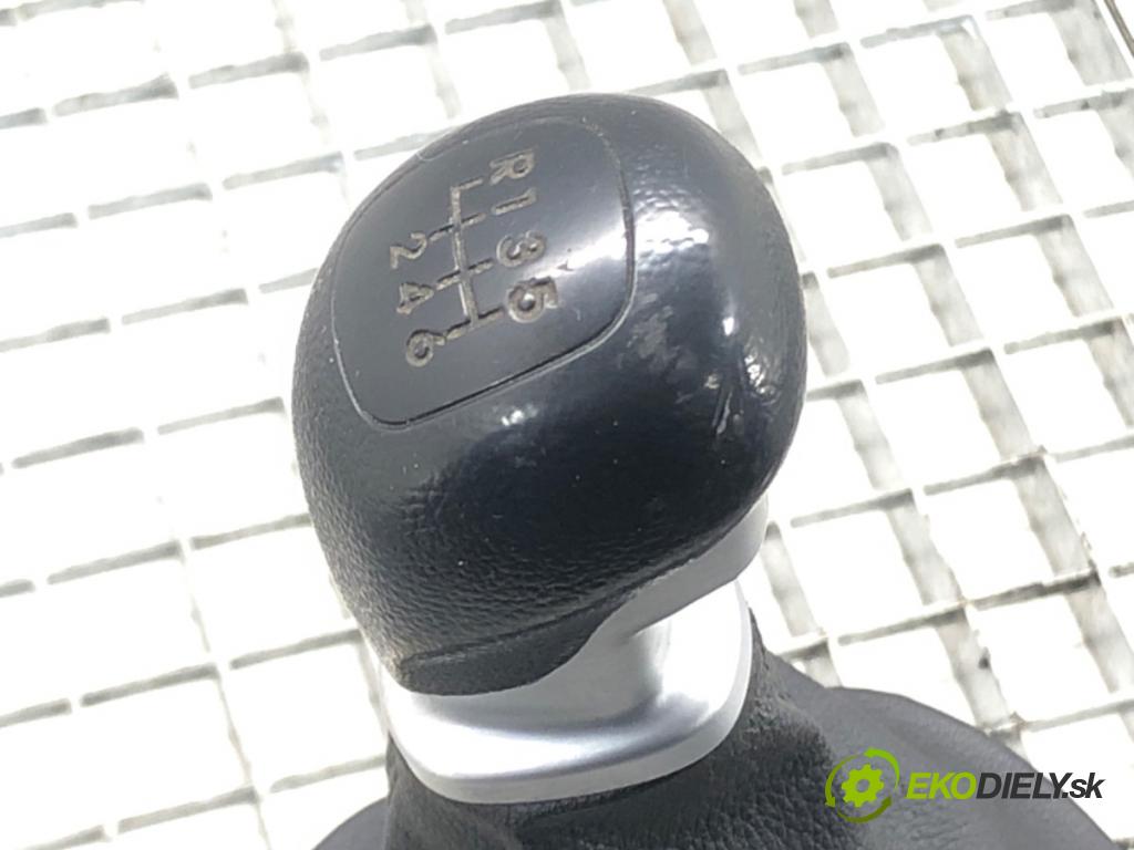 KIA SPORTAGE III (SL) 2009 - 2022    1.6 GDI 99 kW [135 KM] benzyna 2011 - 2022  Kulisa 43700-3WXXX (Rýchlostné páky / kulisy)