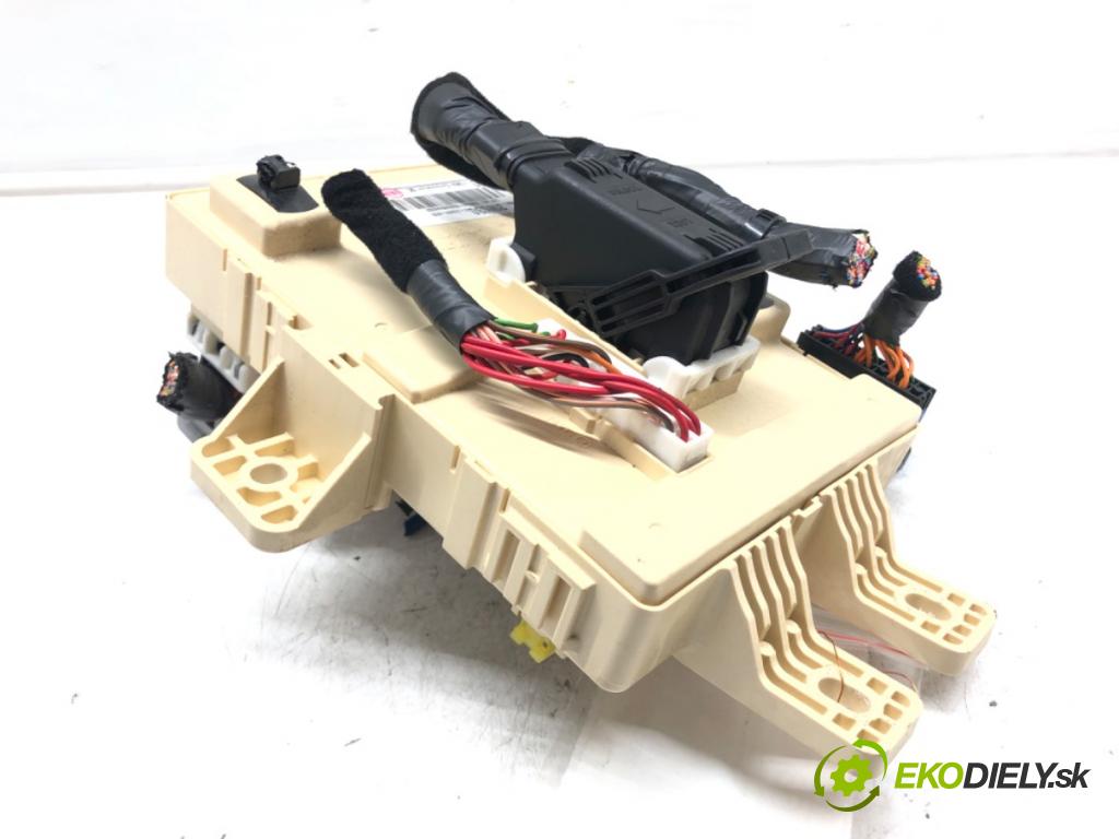 KIA SPORTAGE III (SL) 2009 - 2022    1.6 GDI 99 kW [135 KM] benzyna 2011 - 2022  skříňka modul BSI 91950-3W030 (Pojistkové skříňky)