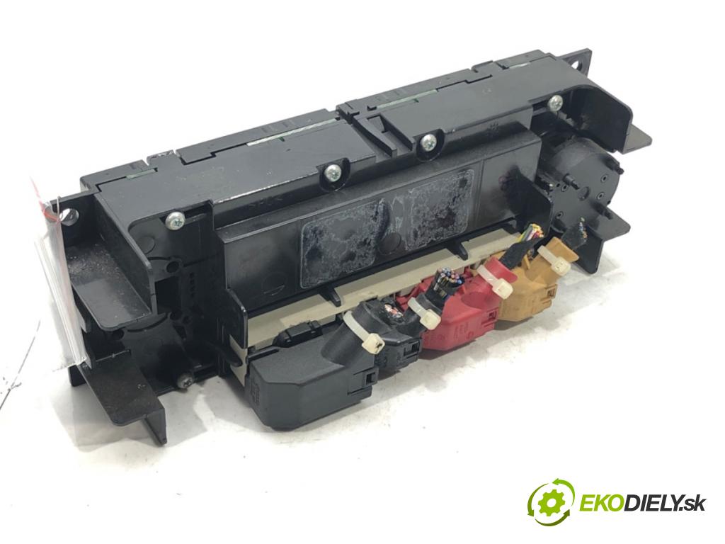 VW BORA I (1J2) 1998 - 2013    2.0 85 kW [115 KM] benzyna 1998 - 2013  Panel ovládania kúrenia 0 (Prepínače, spínače, tlačidlá a ovládače kúrenia)