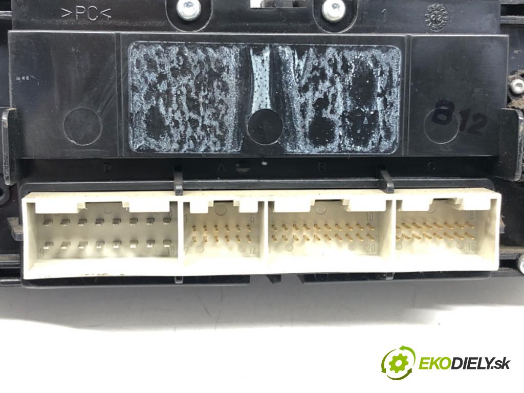 VW BORA I (1J2) 1998 - 2013    1.9 TDI 74 kW [101 KM] olej napędowy 2000 - 2005  Panel ovládania kúrenia 0 (Prepínače, spínače, tlačidlá a ovládače kúrenia)