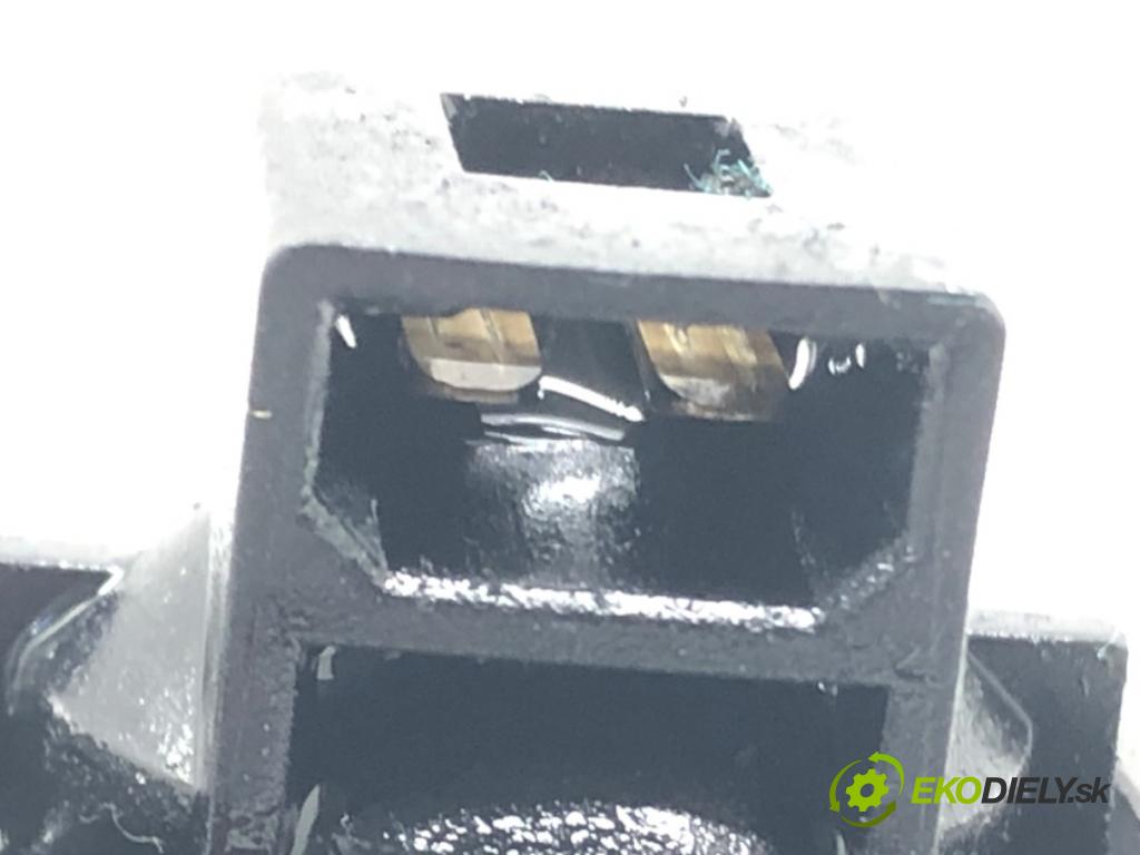 VW BORA I (1J2) 1998 - 2013    1.9 TDI 74 kW [101 KM] olej napędowy 2000 - 2005  vstřikovací ventily 038130073A