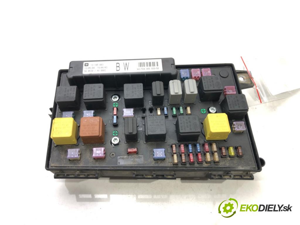 OPEL ASTRA H (A04) 2004 - 2014    1.7 CDTI (L48) 74 kW [100 KM] olej napędowy 2004 -  Skrinka poistková 13145043 (Poistkové skrinky)