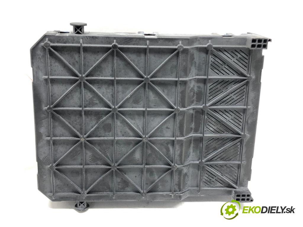 CITROEN C2 (JM_) 2003 - 2017    1.1 44 kW [60 KM] benzyna 2003 - 2012  Modul BSI S118085300K (Poistkové skrinky)