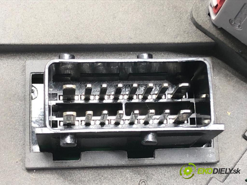 CITROEN C2 (JM_) 2003 - 2017    1.1 44 kW [60 KM] benzyna 2003 - 2012  Modul BSI S118085300K (Poistkové skrinky)