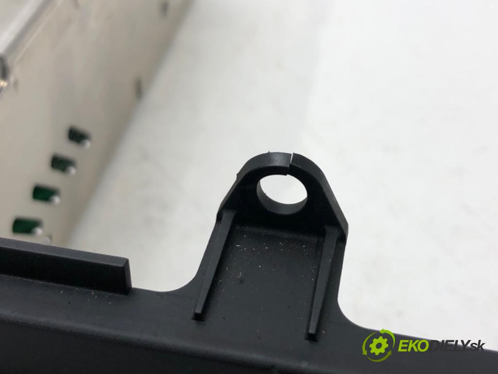 BMW X3 (E83) 2003 - 2011    2.0 d 110 kW [150 KM] olej napędowy 2004 - 2007  RADIO 9138430 (Audio zariadenia)