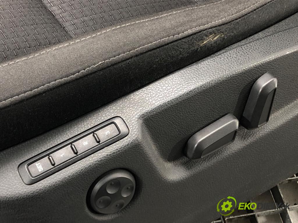 SKODA SUPERB II (3T4) 2008 - 2015    2.0 TDI 125 kW [170 KM] olej napędowy 2008 - 2015  Sedadlo ľavy  (Sedačky, sedadlá)