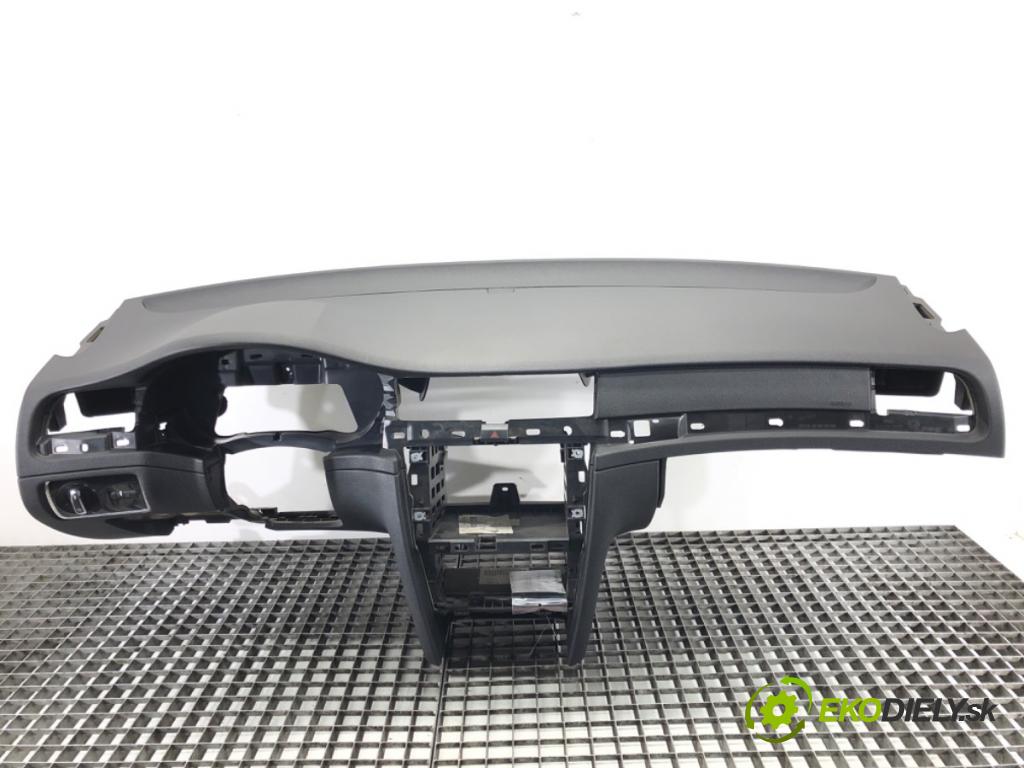 SKODA SUPERB II (3T4) 2008 - 2015    2.0 TDI 125 kW [170 KM] olej napędowy 2008 - 2015  Palubná doska  (Palubné dosky)