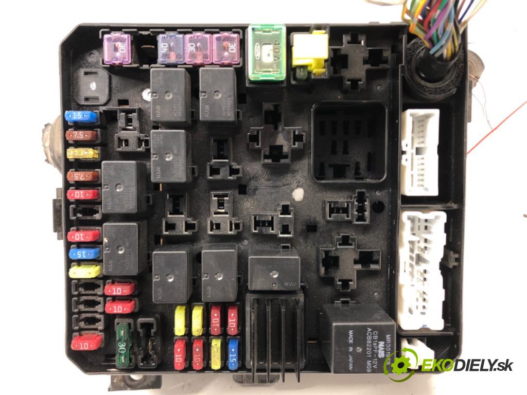 MITSUBISHI OUTLANDER II (CW_W) 2006 - 2012    3.0 FWD 162 kW [220 KM] benzyna 2006 - 2012  skříňka poistková PR061-02000 (Pojistkové skříňky)