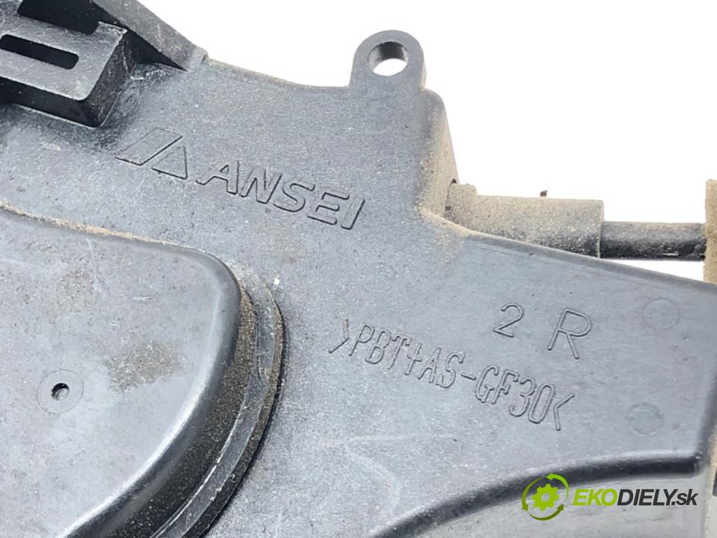 MITSUBISHI OUTLANDER II (CW_W) 2006 - 2012    3.0 FWD 162 kW [220 KM] benzyna 2006 - 2012  zámok přední část pravý