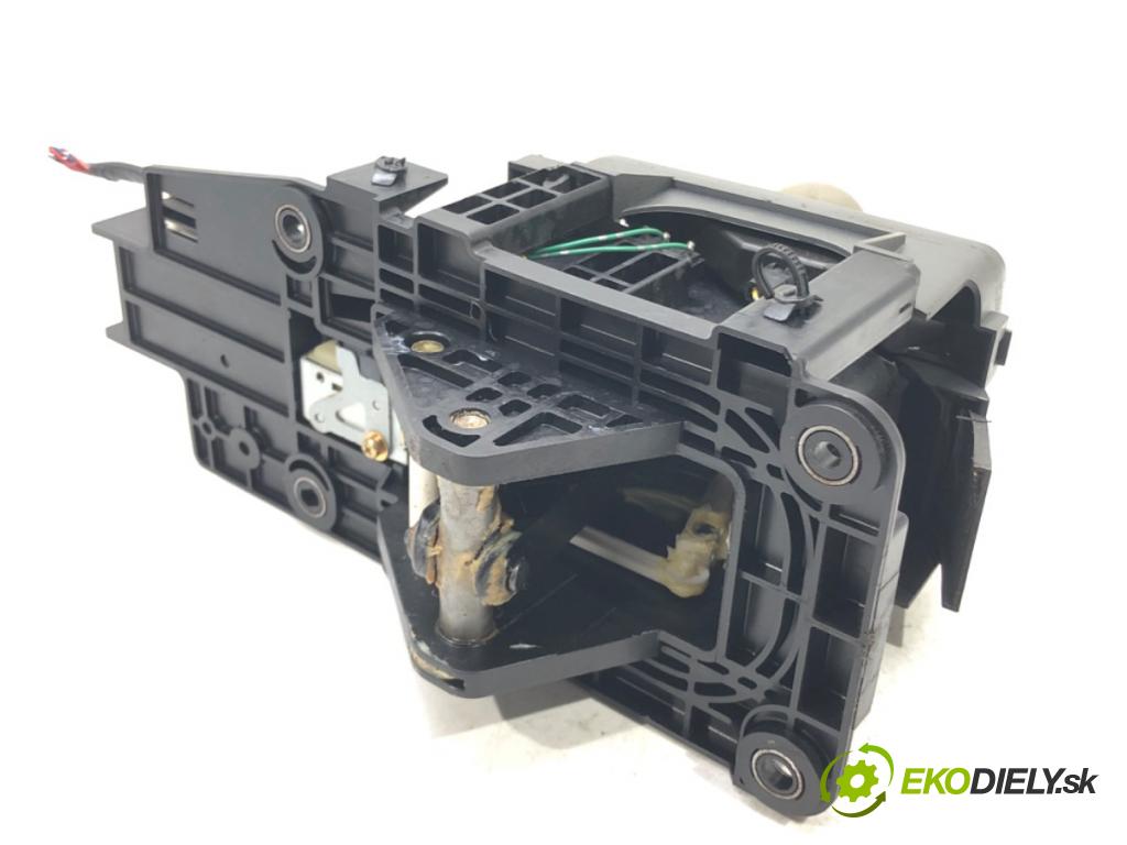 NISSAN ALTIMA (L31) 2001 - 2007    2.5 131 kW [178 KM] benzyna 2001 - 2006  Kulisa  (Rýchlostné páky / kulisy)