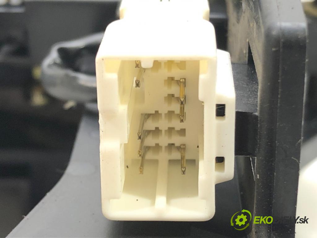 NISSAN ALTIMA (L31) 2001 - 2007    2.5 131 kW [178 KM] benzyna 2001 - 2006  Kulisa  (Rýchlostné páky / kulisy)