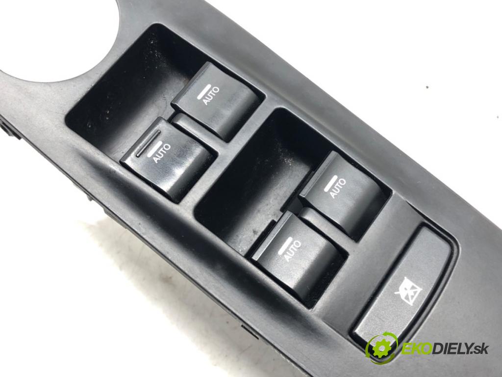 HYUNDAI i40 I (VF) 2012 - 2022    1.7 CRDi 100 kW [136 KM] olej napędowy 2012 - 2022  Prepínač okien 93570-3Z000 (Prepínače, spínače, tlačidlá a ovládače kúrenia)