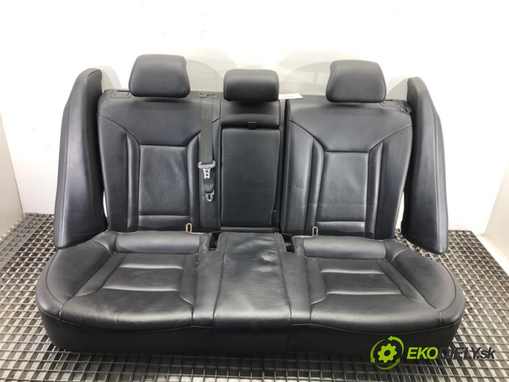 HYUNDAI i40 I (VF) 2012 - 2022    1.7 CRDi 100 kW [136 KM] olej napędowy 2012 - 2022  Sedadlo zad  (Sedačky, sedadlá)