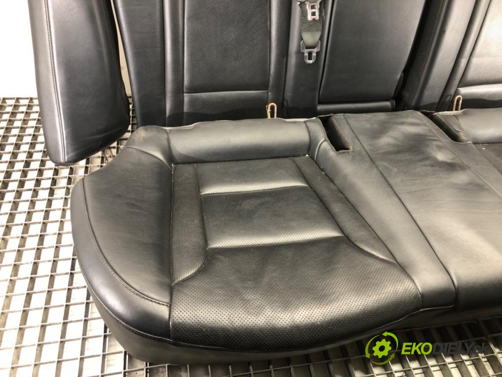 HYUNDAI i40 I (VF) 2012 - 2022    1.7 CRDi 100 kW [136 KM] olej napędowy 2012 - 2022  Sedadlo zad  (Sedačky, sedadlá)