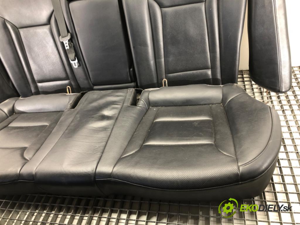 HYUNDAI i40 I (VF) 2012 - 2022    1.7 CRDi 100 kW [136 KM] olej napędowy 2012 - 2022  Sedadlo zad  (Sedačky, sedadlá)