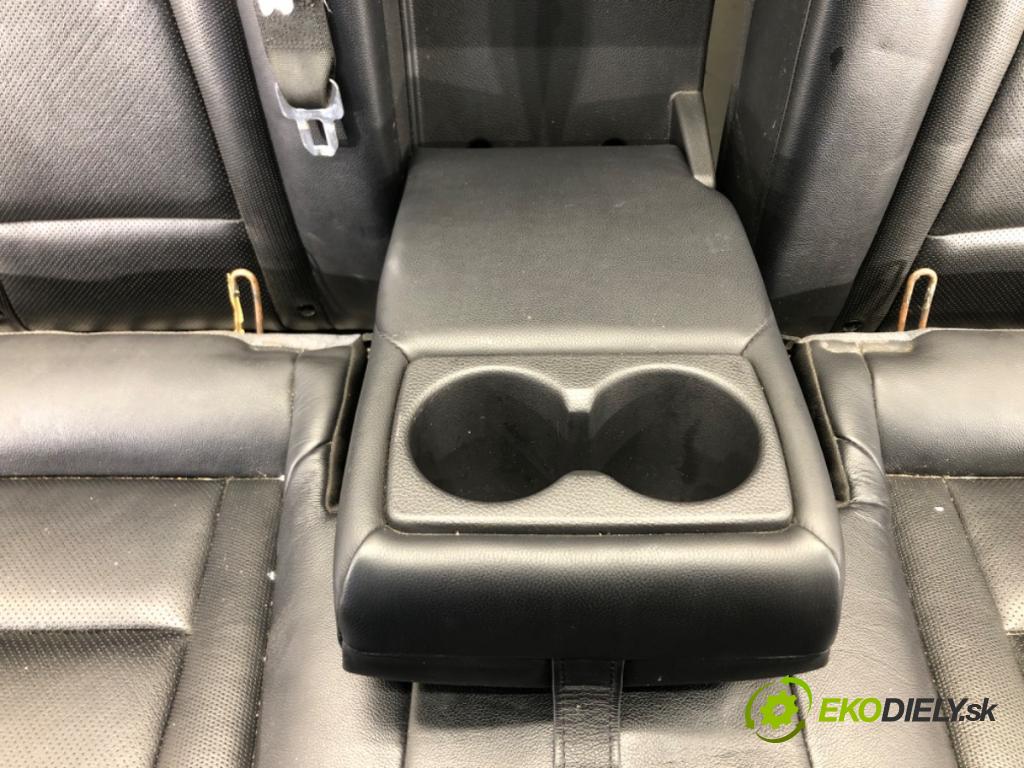 HYUNDAI i40 I (VF) 2012 - 2022    1.7 CRDi 100 kW [136 KM] olej napędowy 2012 - 2022  Sedadlo zad  (Sedačky, sedadlá)