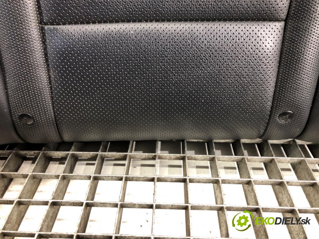 HYUNDAI i40 I (VF) 2012 - 2022    1.7 CRDi 100 kW [136 KM] olej napędowy 2012 - 2022  Sedadlo zad  (Sedačky, sedadlá)