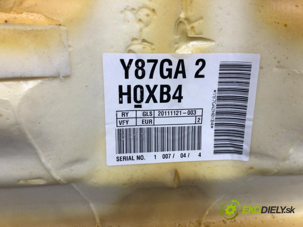 HYUNDAI i40 I (VF) 2012 - 2022    1.7 CRDi 100 kW [136 KM] olej napędowy 2012 - 2022  Sedadlo zad  (Sedačky, sedadlá)