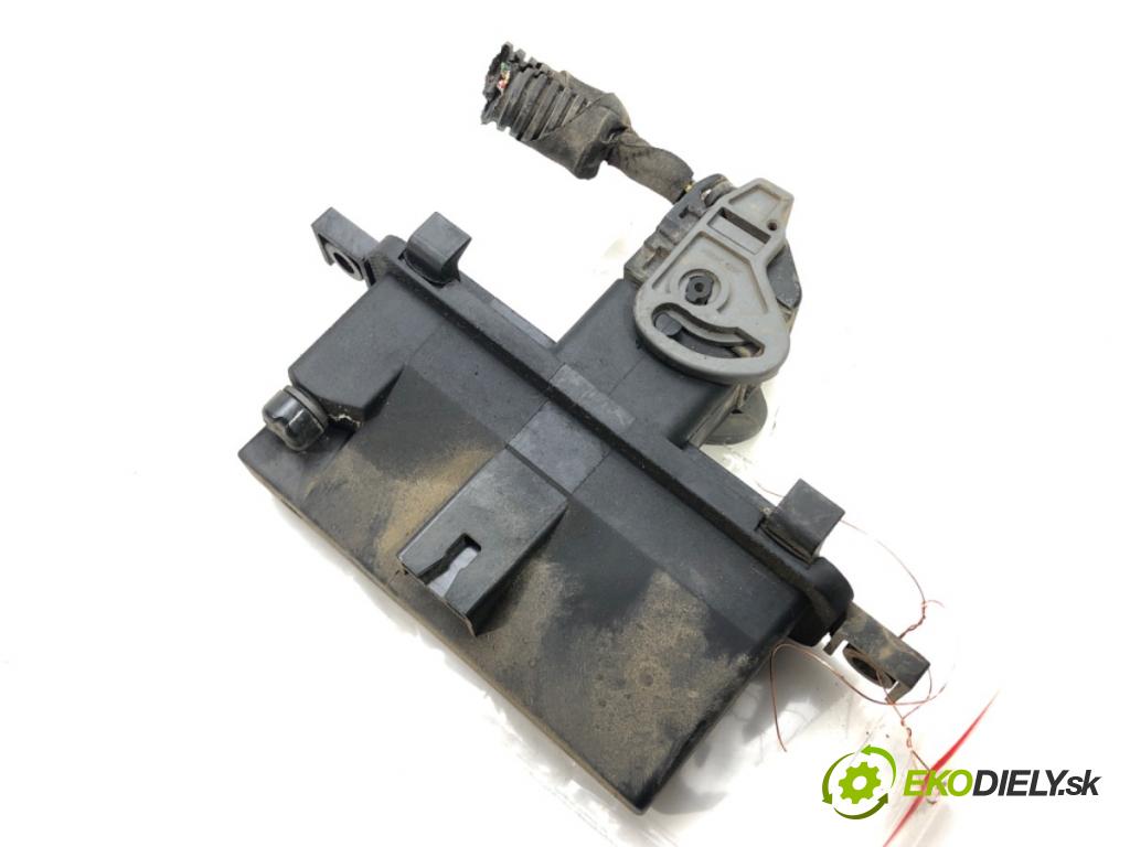 CITROEN C5 III (RD_) 2008 - 2022    2.0 HDi (RDRHDA) 100 kW [136 KM] olej napędowy 200  Modul svetiel 968157558000 (Ostatné)