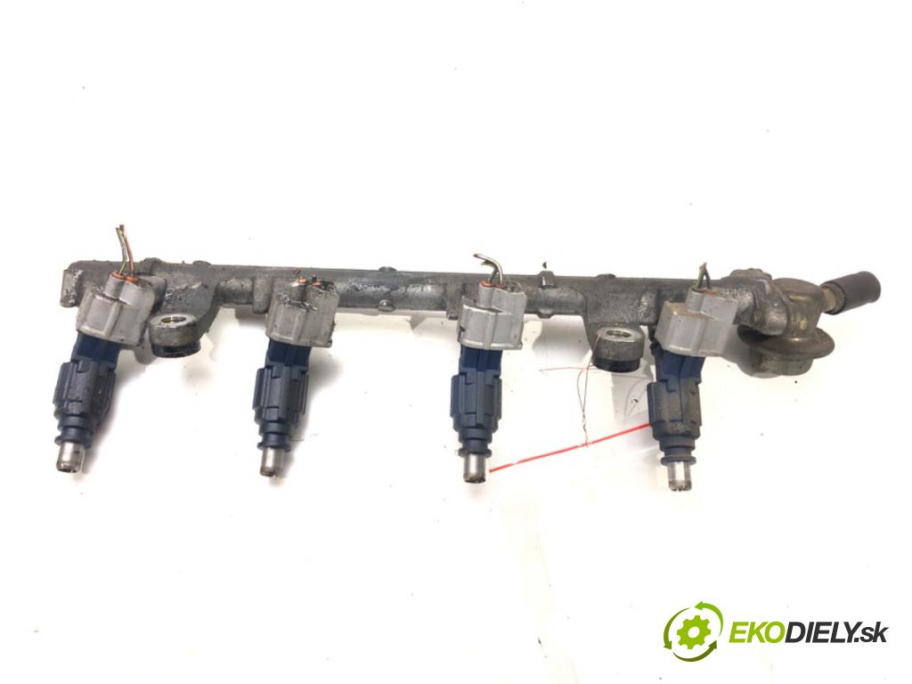 TOYOTA YARIS (_P1_) 1999 - 2005    1.0 (SCP10_) 48 kW [65 KM] benzyna 2003 - 2005  Lišta vstrekovacia Vstrekovacie ventily 23250-0J010 (Vstrekovacie lišty)
