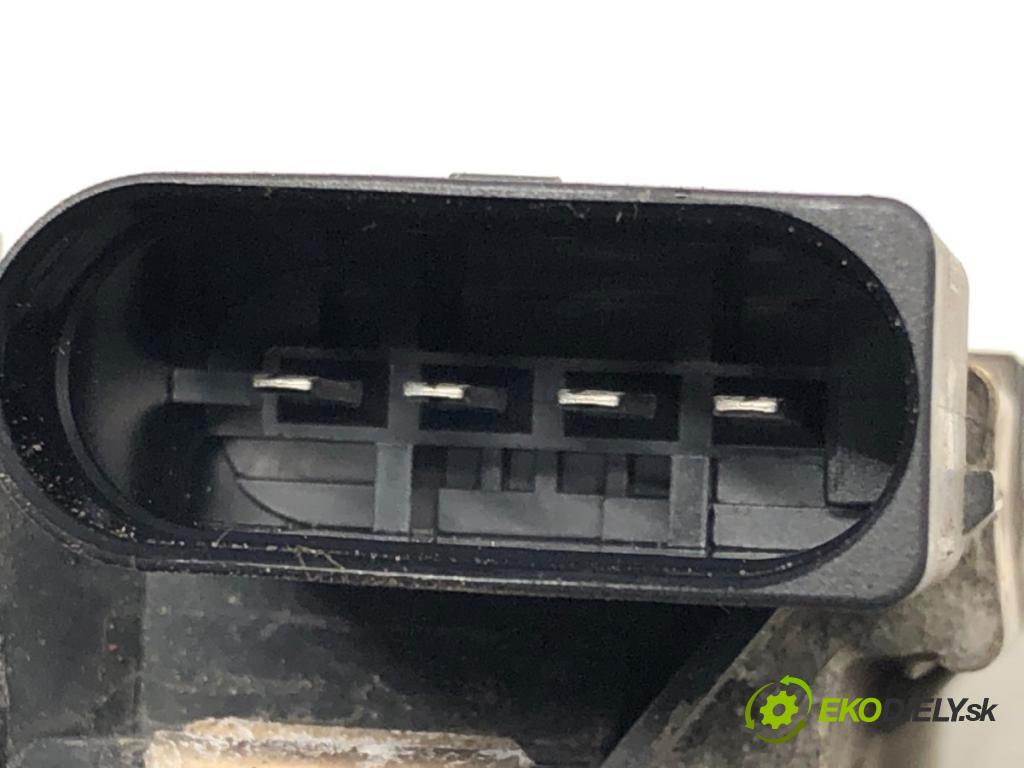 FORD FOCUS III 2010 - 2022    1.5 TDCi 70 kW [95 KM] olej napędowy 2014 - 2017  mechanismus stěračů přední část levý BM51-17504-AL