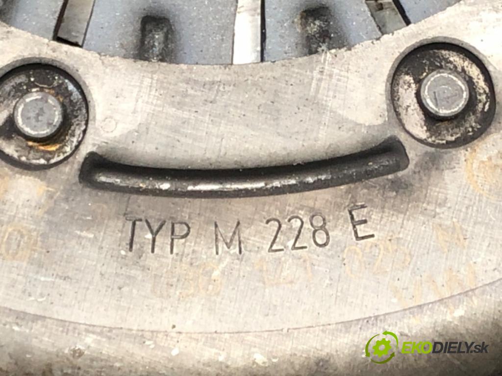 SEAT LEON (1P1) 2005 - 2013    1.9 TDI 77 kW [105 KM] olej napędowy 2005 - 2010  Spojková sada (bez ložiska) komplet BXE (Kompletné sady (bez ložiska))
