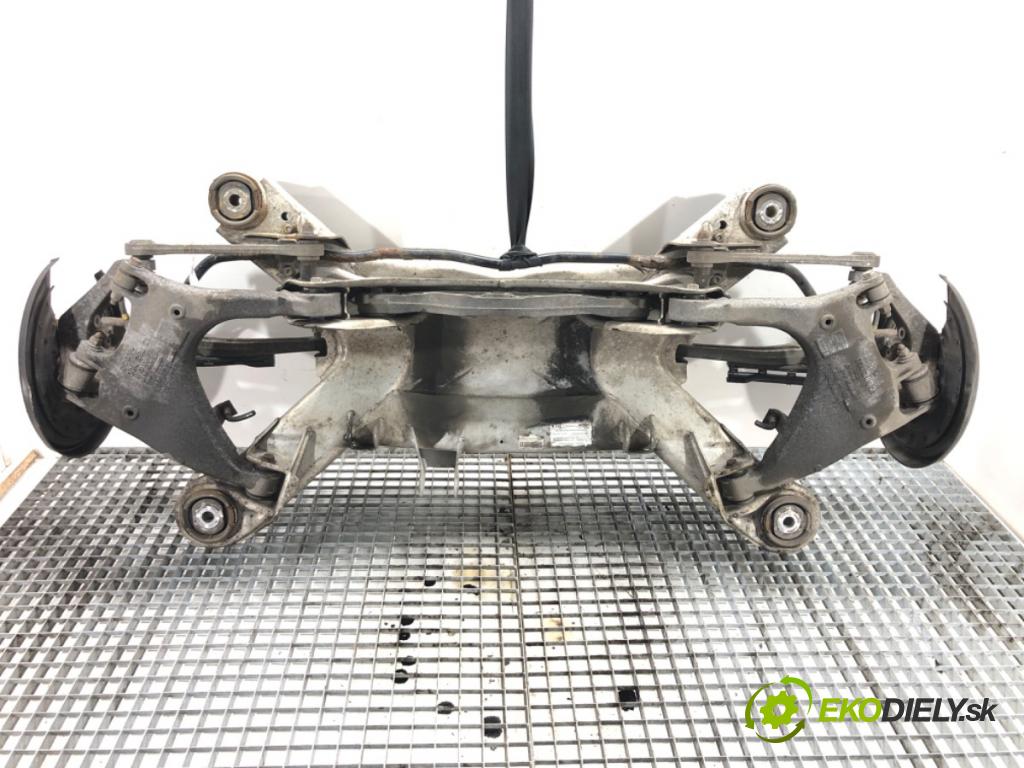 AUDI A8 D3 (4E2, 4E8) 2002 - 2010    S8 quattro 331 kW [450 KM] benzyna 2006 - 2010  zadní část výztuha 4E0505235H