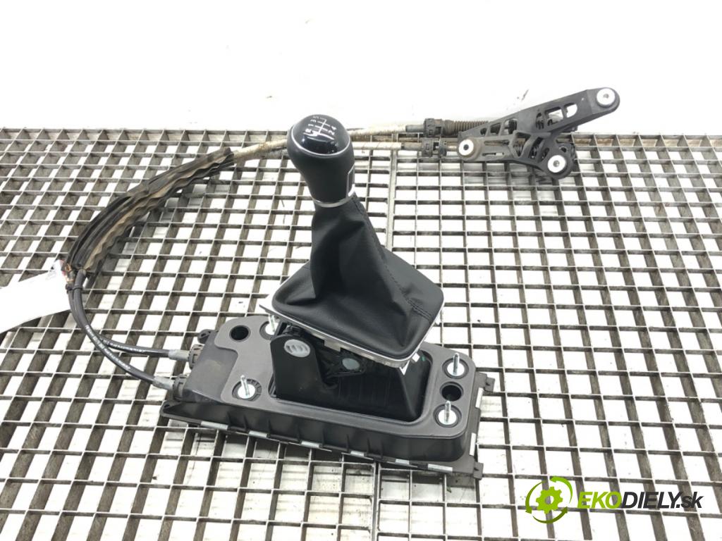 VW GOLF VAN VII Variant (BA5) 2013 - 2017    1.6 TDi BlueMotion 77 kW [105 KM] olej napędowy 20  Kulisa 5Q0711061E (Rýchlostné páky / kulisy)