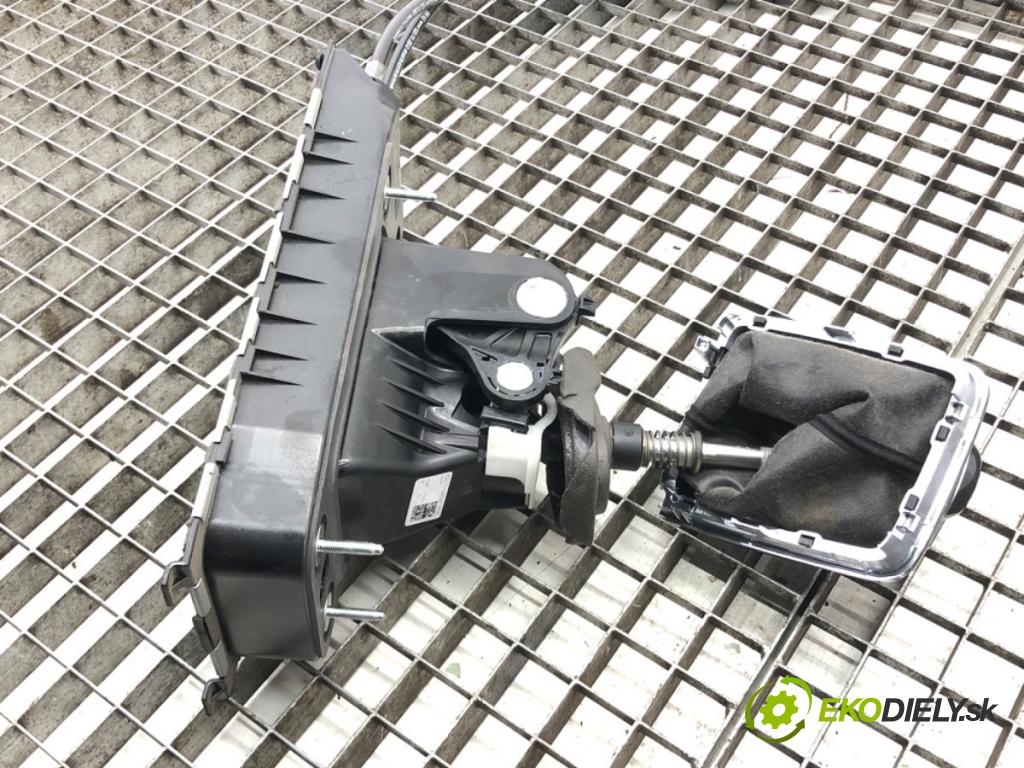 VW GOLF VAN VII Variant (BA5) 2013 - 2017    1.6 TDi BlueMotion 77 kW [105 KM] olej napędowy 20  Kulisa 5Q0711061E (Rýchlostné páky / kulisy)