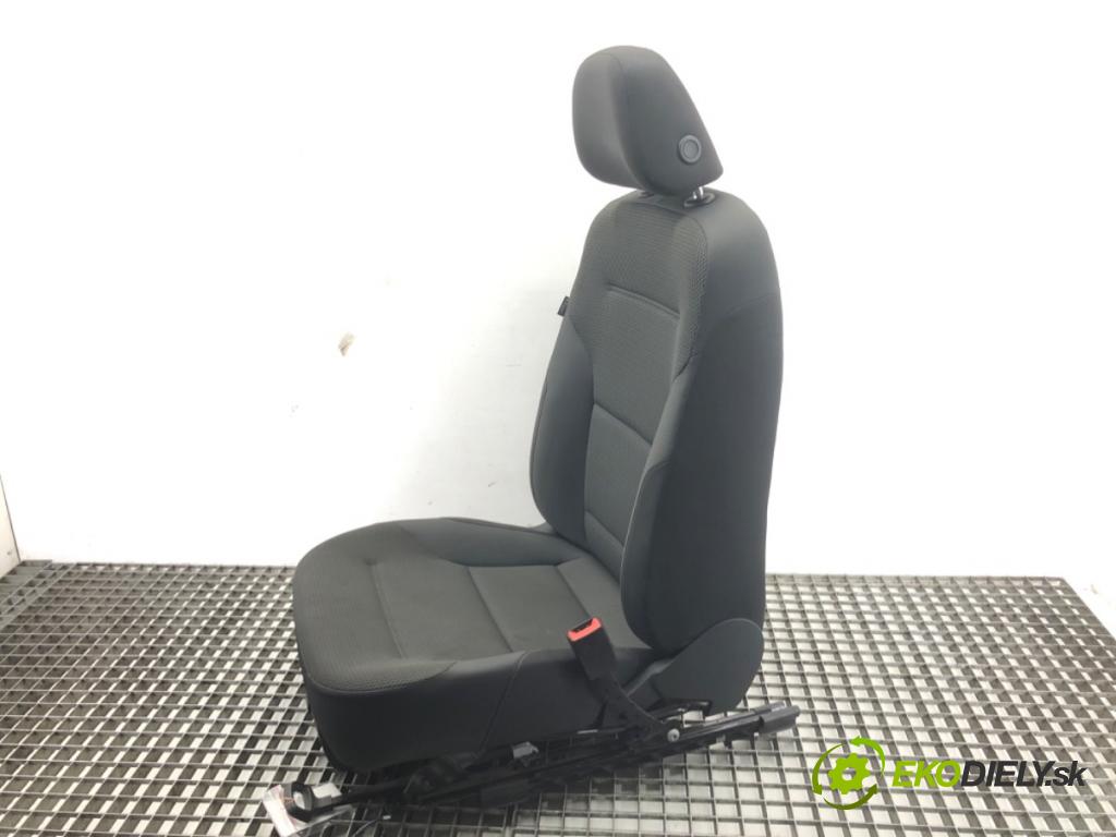 VW GOLF VAN VII Variant (BA5) 2013 - 2017    1.6 TDi BlueMotion 77 kW [105 KM] olej napędowy 20  Sedadlo pravy  (Sedačky, sedadlá)