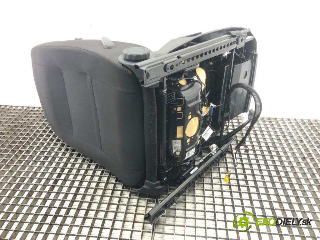 VW GOLF VAN VII Variant (BA5) 2013 - 2017    1.6 TDi BlueMotion 77 kW [105 KM] olej napędowy 20  Sedadlo pravy  (Sedačky, sedadlá)