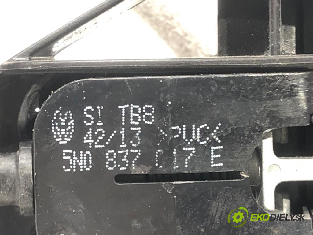 VW GOLF VAN VII Variant (BA5) 2013 - 2017    1.6 TDi BlueMotion 77 kW [105 KM] olej napędowy 20  Kľučka zad pravá vonkajšia  (Ostatné)