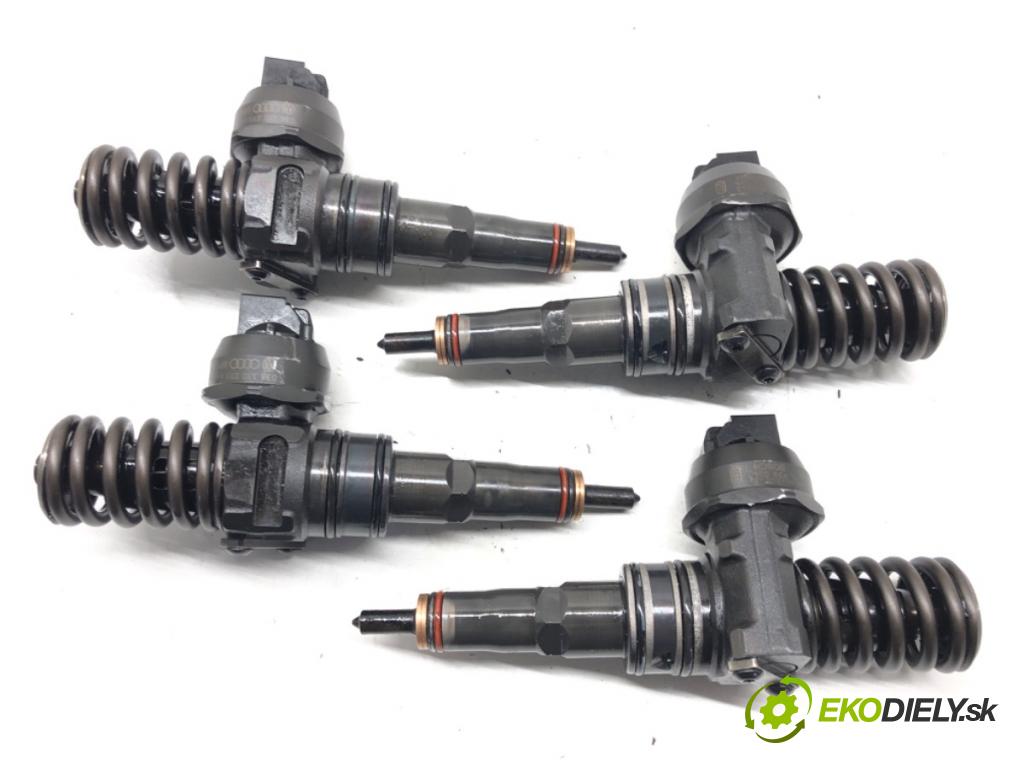 SKODA OCTAVIA II (1Z3) 2004 - 2013    1.9 TDI 77 kW [105 KM] olej napędowy 2004 - 2010  vstrekovače 038130073AG 0414720215 (Vstrekovače)
