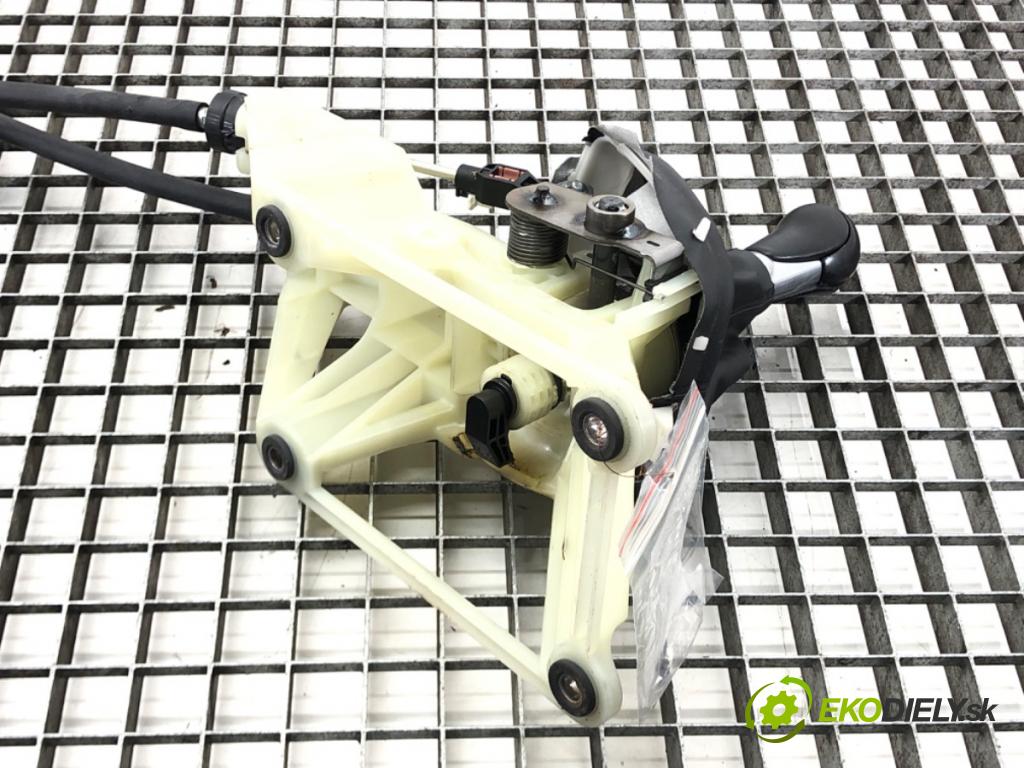 MAZDA 6 sedan (GJ, GL) 2012 - 2022    2.0 (GJEFP) 121 kW [165 KM] benzyna 2013 - 2022  Kulisa KE4046100 (Rýchlostné páky / kulisy)