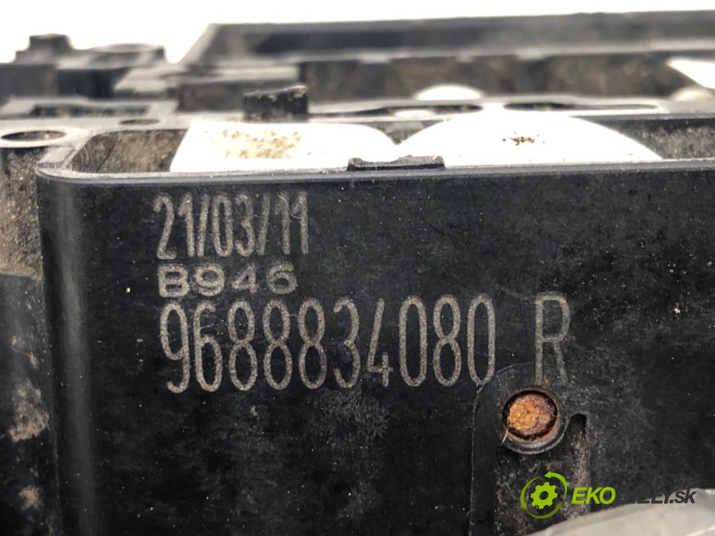PEUGEOT 508 I (8D_) 2010 - 2018    2.0 HDi 120 kW [163 KM] olej napędowy 2010 - 2018  Kľučka zad pravá vonkajšia  (Ostatné)