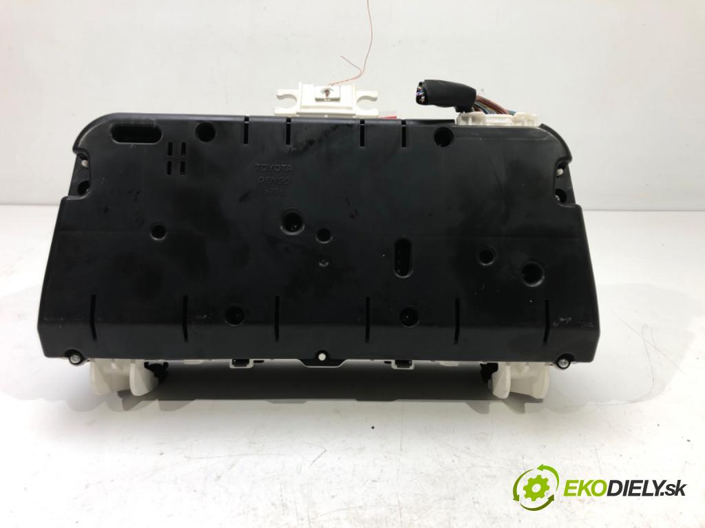 TOYOTA COROLLA Verso (ZER_, ZZE12_, R1_) 2004 - 2009    1.6 (ZNR10_) 81 kW [110 KM] benzyna 2004 - 2009  Prístrojovka 83800-0F021-A (Prístrojové dosky, displeje)