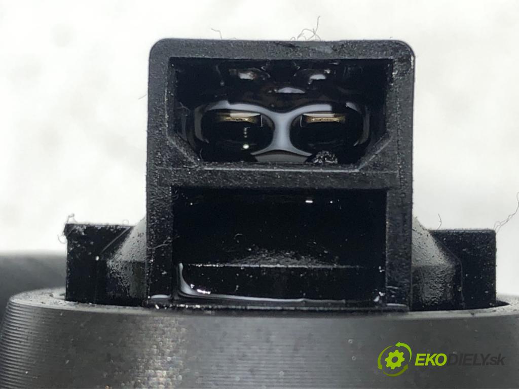 VW PASSAT B6 Variant (3C5) 2005 - 2011    1.9 TDI 77 kW [105 KM] olej napędowy 2005 - 2010  vstrekovače 038130073AG 0414720215 (Vstrekovače)