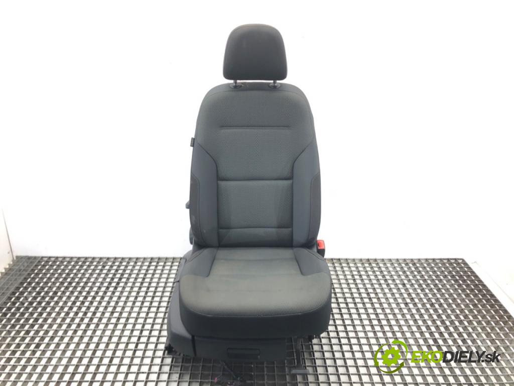 VW GOLF VII (5G1, BQ1, BE1, BE2) 2012 - 2022    1.6 TDI 77 kW [105 KM] olej napędowy 2012 - 2017  sedadlo pravý  (Sedačky, sedadla)