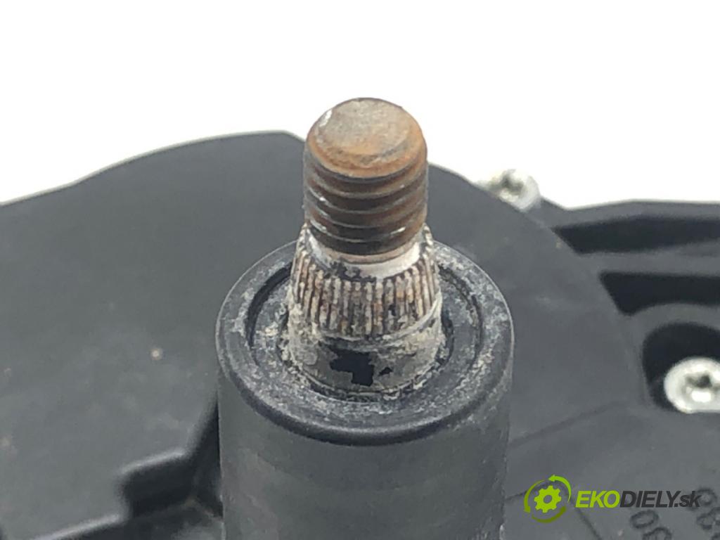 VW GOLF VII (5G1, BQ1, BE1, BE2) 2012 - 2022    1.6 TDI 77 kW [105 KM] olej napędowy 2012 - 2017  Motorček stieračov zad 5G0955711 (Ostatné)