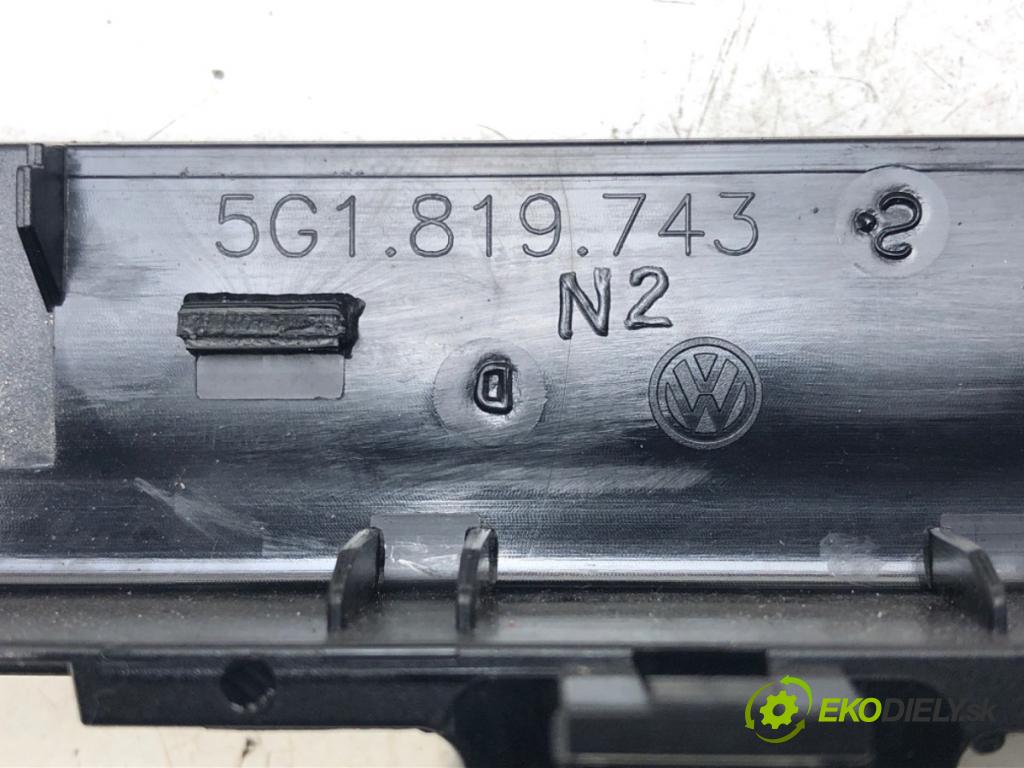 VW GOLF VII (5G1, BQ1, BE1, BE2) 2012 - 2022    1.6 TDI 77 kW [105 KM] olej napędowy 2012 - 2017  Mriežky kúrenia stredna 5G1819743 (Mriežky kúrenia (fukáre))