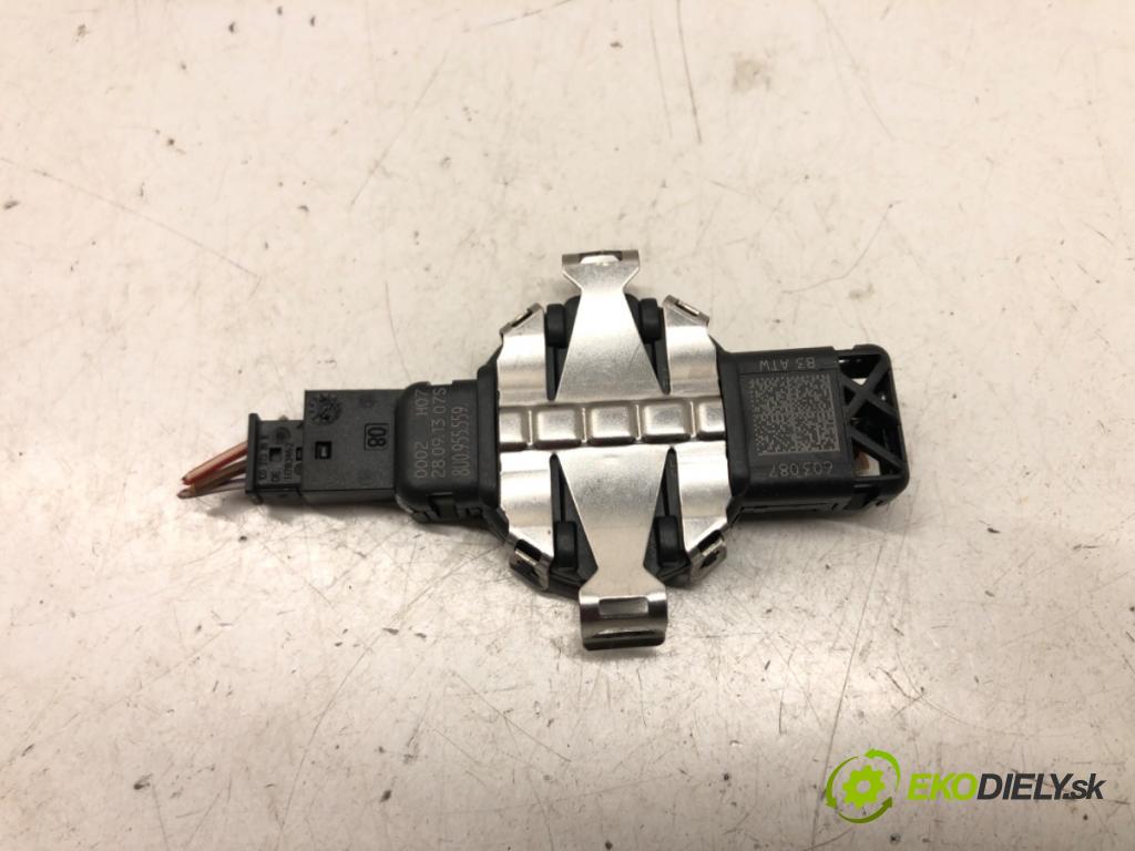 VW GOLF VII (5G1, BQ1, BE1, BE2) 2012 - 2022    1.6 TDI 77 kW [105 KM] olej napędowy 2012 - 2017  Snímač dažďa 8U0955559 (Snímače dažďa)