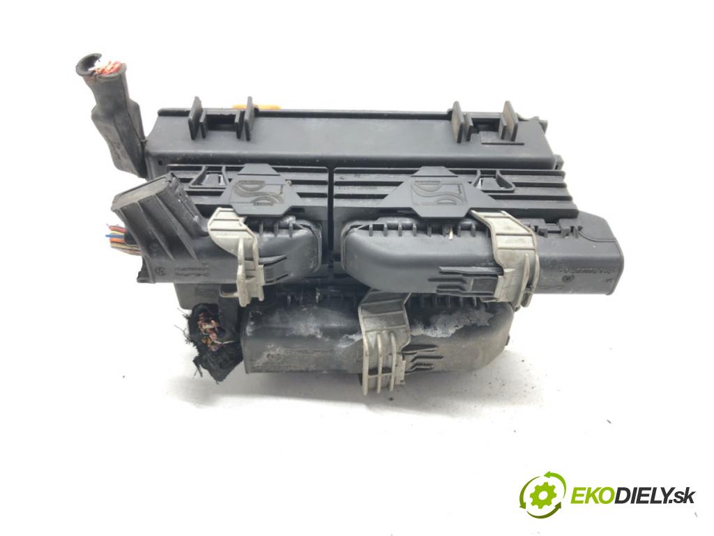 FIAT GRANDE PUNTO (199_) 2005 - 2022    1.3 D Multijet (199.AXD11, 199.AXD1A, 199.AXD1B,..  skříňka poistková 51775622 (Pojistkové skříňky)