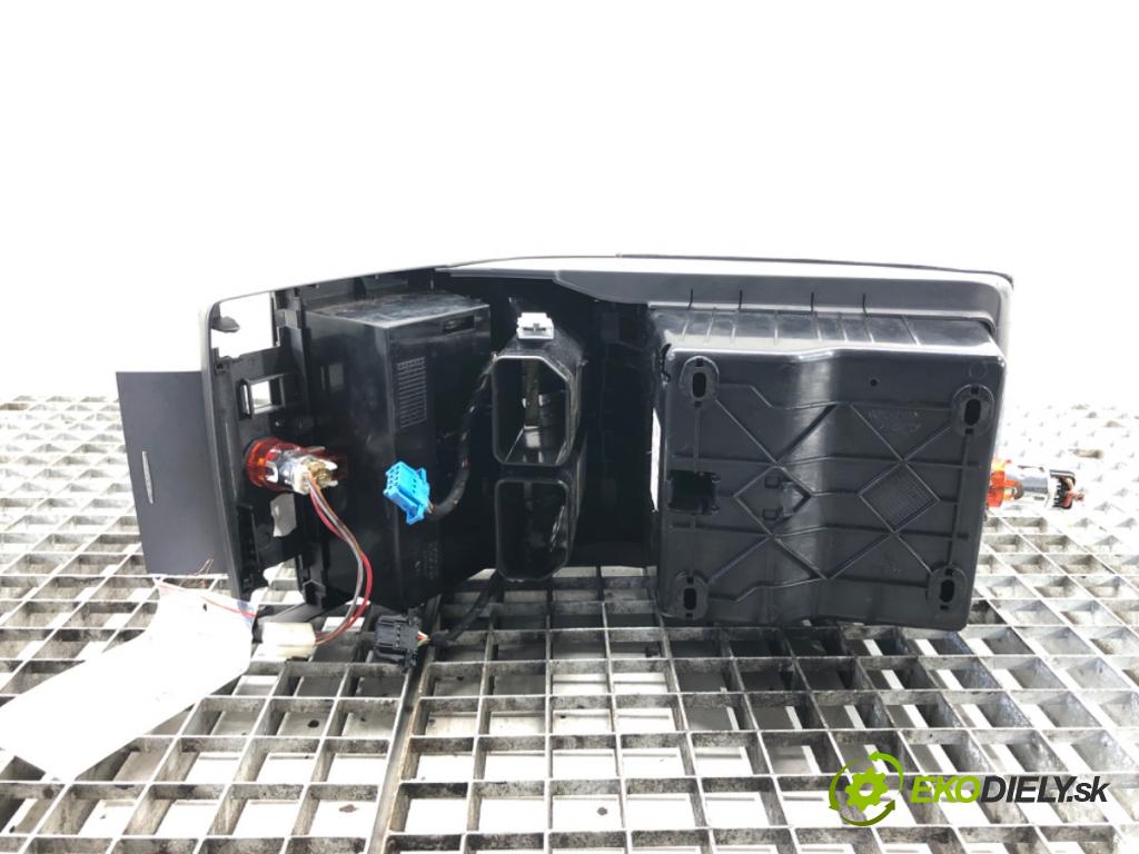 VW PHAETON (3D1, 3D2, 3D3, 3D4, 3D6, 3D7, 3D8, 3D9) 2002 - 2016    4.2 V8 4motion 246 kW [335 KM] benzyna 2003 - 2016  Lakťová opierka 3D0864101AD (Lakťové opierky)