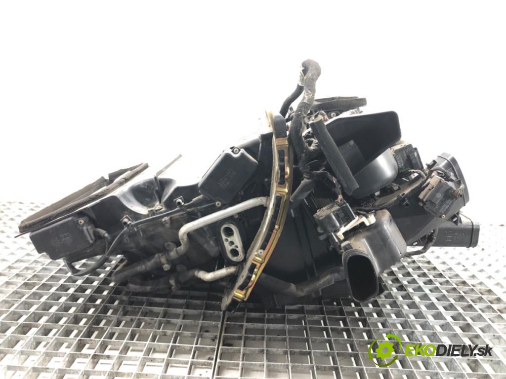 VW PHAETON (3D1, 3D2, 3D3, 3D4, 3D6, 3D7, 3D8, 3D9) 2002 - 2016    4.2 V8 4motion 246 kW [335 KM] benzyna 2003 - 2016  Výhrevné teleso, radiátor kúrenia komplet KOMBAJN 3D1820003M (Radiátory kúrenia)