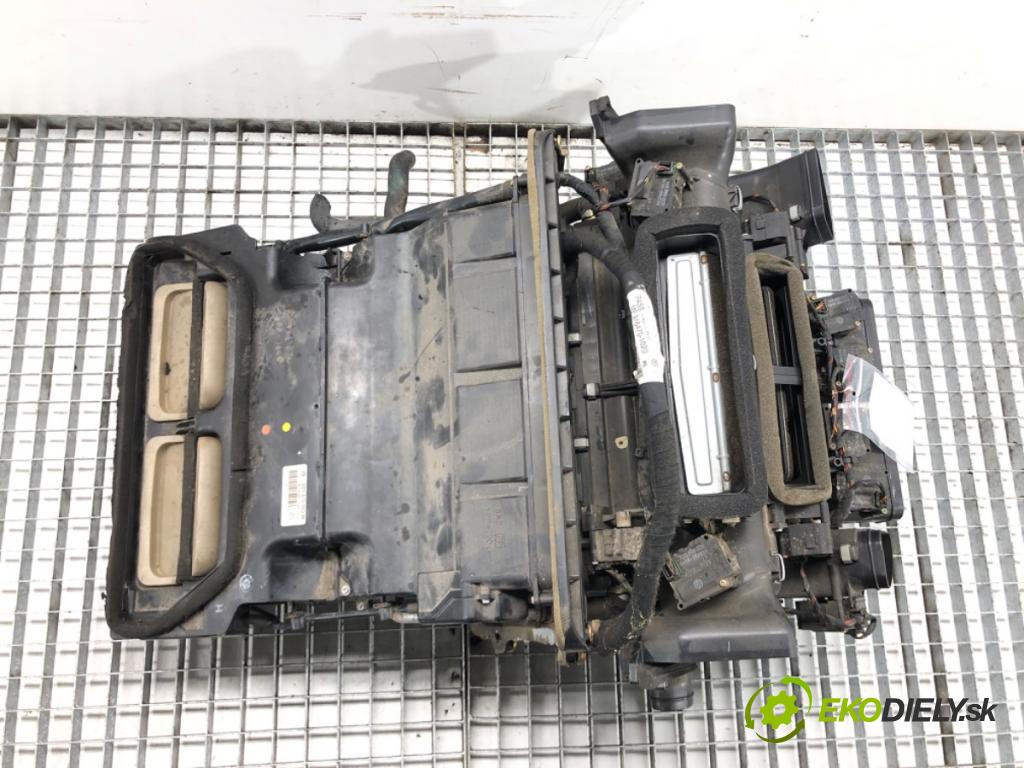 VW PHAETON (3D1, 3D2, 3D3, 3D4, 3D6, 3D7, 3D8, 3D9) 2002 - 2016    4.2 V8 4motion 246 kW [335 KM] benzyna 2003 - 2016  Výhrevné teleso, radiátor kúrenia komplet KOMBAJN 3D1820003M (Radiátory kúrenia)