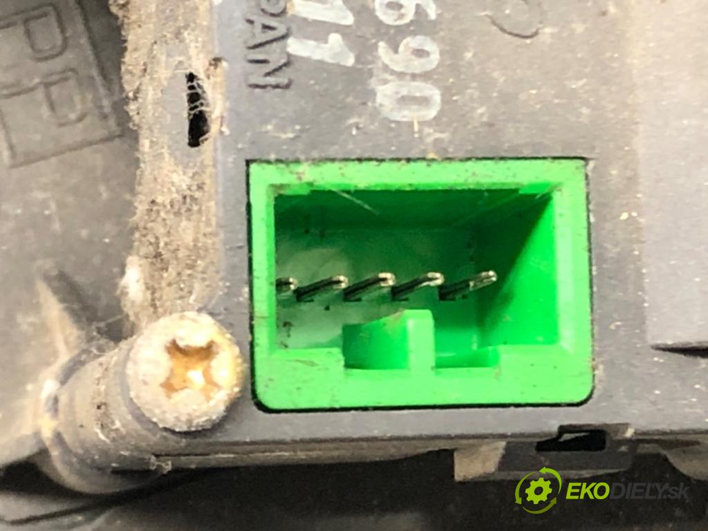 VW PHAETON (3D1, 3D2, 3D3, 3D4, 3D6, 3D7, 3D8, 3D9) 2002 - 2016    4.2 V8 4motion 246 kW [335 KM] benzyna 2003 - 2016  Výhrevné teleso, radiátor kúrenia komplet KOMBAJN 3D1820003M (Radiátory kúrenia)